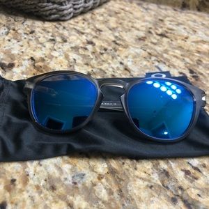 Oakley LATCH Polarized Sunglasses